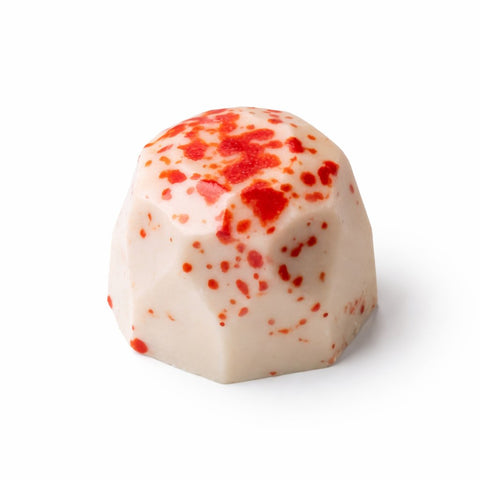 Eierpunsch-Praline mit Erdbeere und Premium-Schokolade
